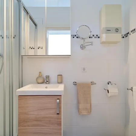 Marx - Studio-apartment Im Zentrum Von - Top-lage, Gratis Wlan, Ideal Fuer Paare & Geschaeftsreisende アパート トリーア